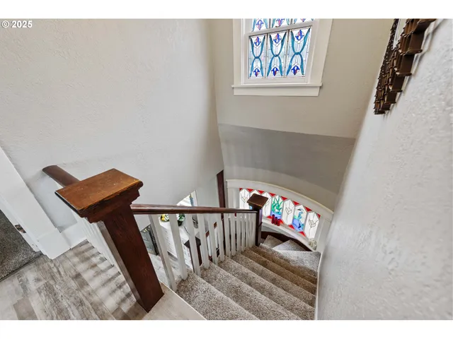 $430,000 | 1475 Sherman Avenue, North Bend, OR 97459