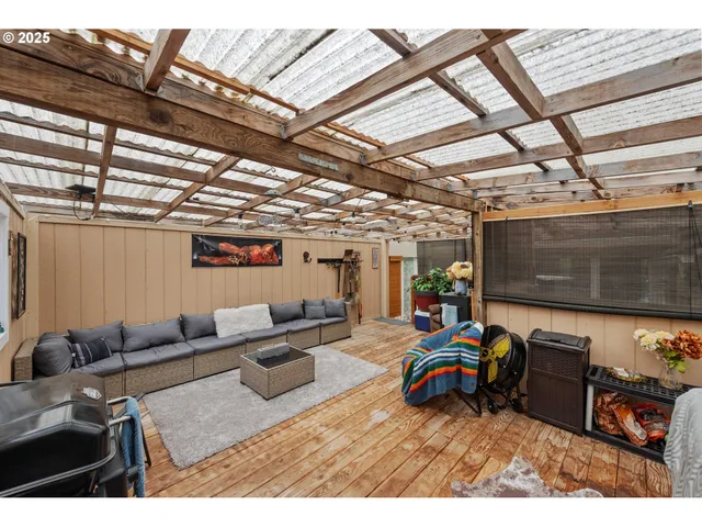 $430,000 | 1475 Sherman Avenue, North Bend, OR 97459