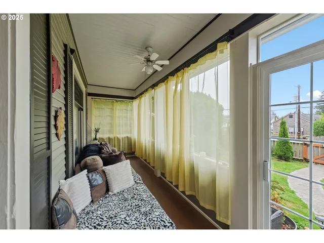 $430,000 | 1475 Sherman Avenue, North Bend, OR 97459