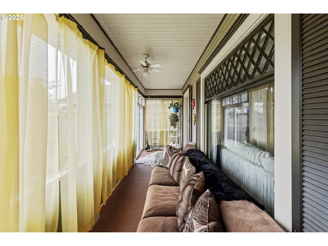 $430,000 | 1475 Sherman Avenue, North Bend, OR 97459