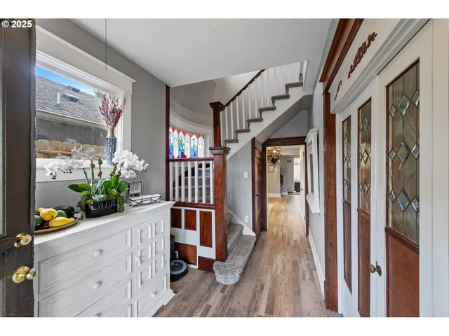 $430,000 | 1475 Sherman Avenue, North Bend, OR 97459