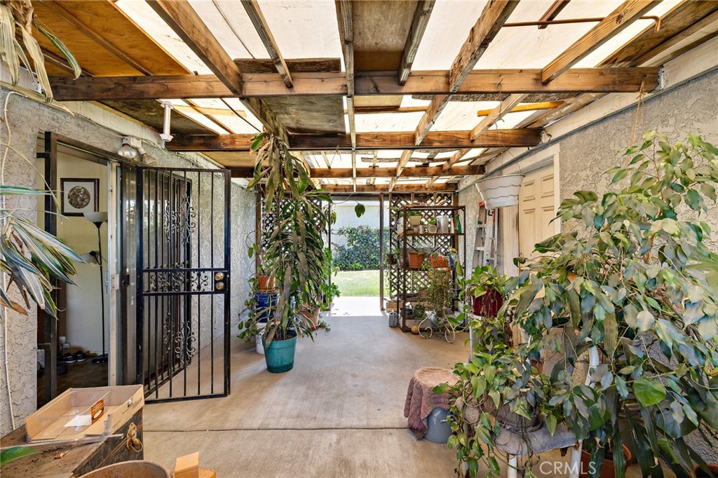 301 South Harris Avenue Compton, CA 90221 - Photo 23 of 30 a view of a storage room