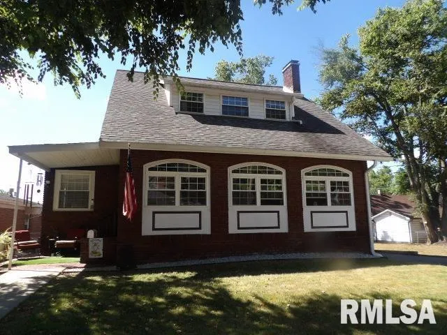 $235,000 | 305 West Church Street, Harrisburg, IL 62946