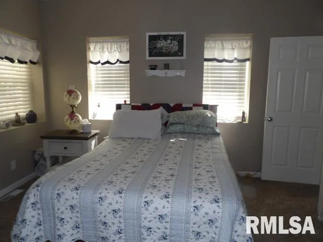 $235,000 | 305 West Church Street, Harrisburg, IL 62946