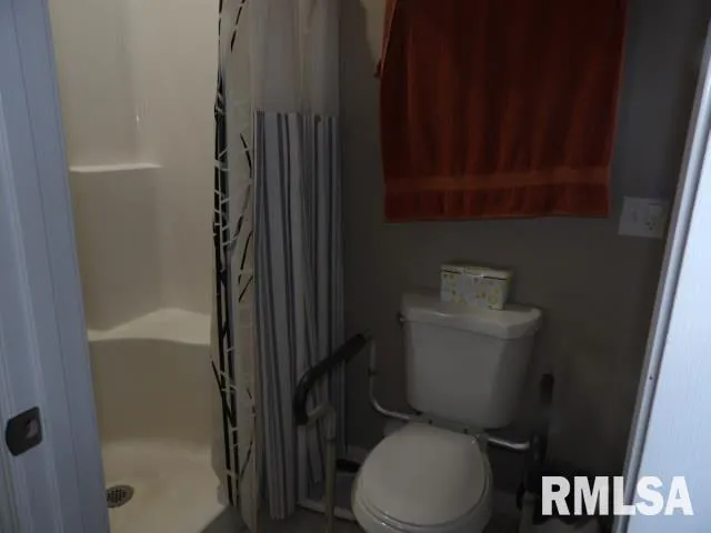 $235,000 | 305 West Church Street, Harrisburg, IL 62946