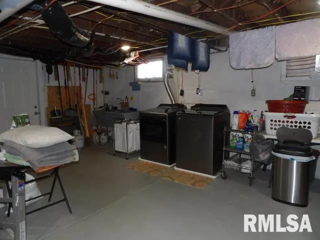 $235,000 | 305 West Church Street, Harrisburg, IL 62946