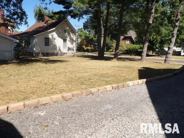 $235,000 | 305 West Church Street, Harrisburg, IL 62946