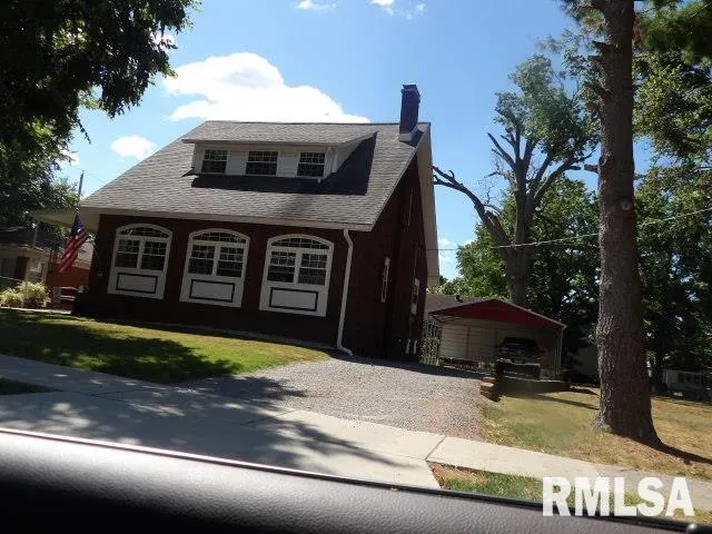 $235,000 | 305 West Church Street, Harrisburg, IL 62946