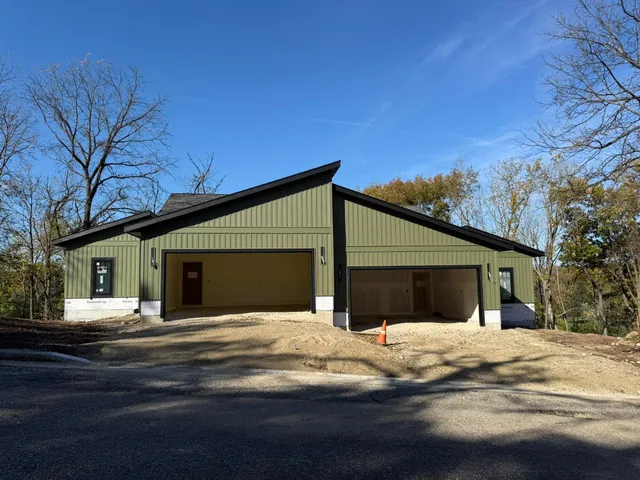 $435,000 | 225 Whitetail Way, Unit 28, Deerfield, WI 53531