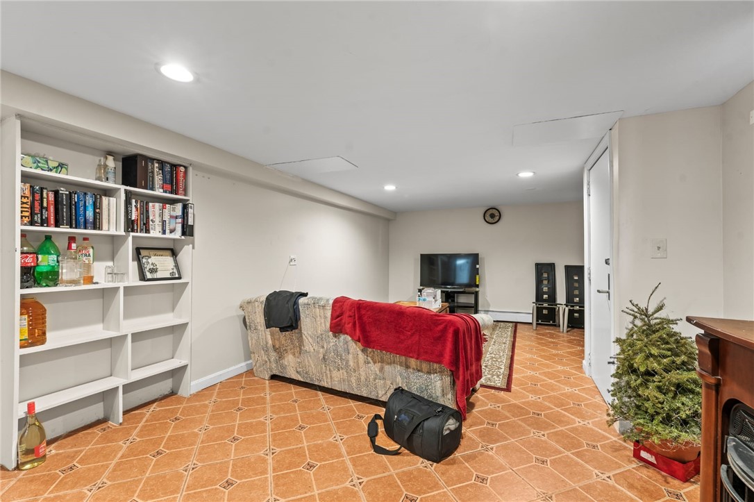 18 Crowninshield Street Providence, RI 02909 - Photo 23 of 27