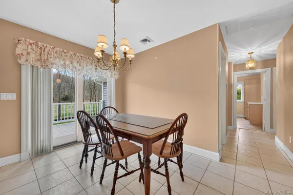 $599,900 | 194 Vineyard Avenue, Highland, NY 12528