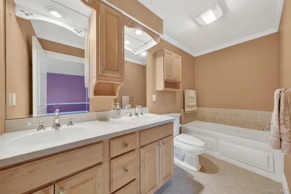 $599,900 | 194 Vineyard Avenue, Highland, NY 12528