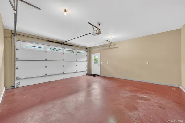 $599,900 | 194 Vineyard Avenue, Highland, NY 12528