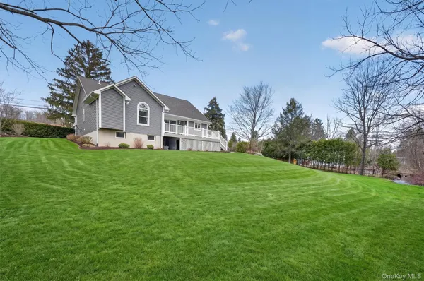 $599,900 | 194 Vineyard Avenue, Highland, NY 12528