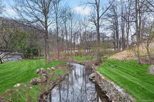 $599,900 | 194 Vineyard Avenue, Highland, NY 12528
