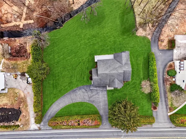 $599,900 | 194 Vineyard Avenue, Highland, NY 12528