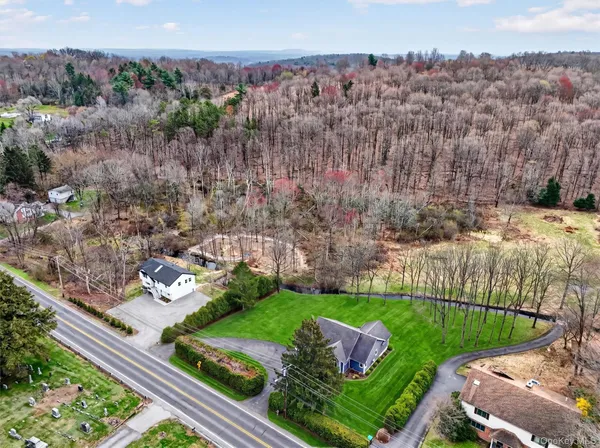 $599,900 | 194 Vineyard Avenue, Highland, NY 12528