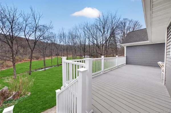 $599,900 | 194 Vineyard Avenue, Highland, NY 12528