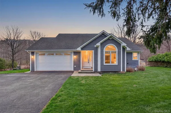 $599,900 | 194 Vineyard Avenue, Highland, NY 12528