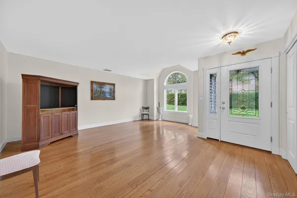 $599,900 | 194 Vineyard Avenue, Highland, NY 12528