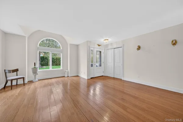 $599,900 | 194 Vineyard Avenue, Highland, NY 12528