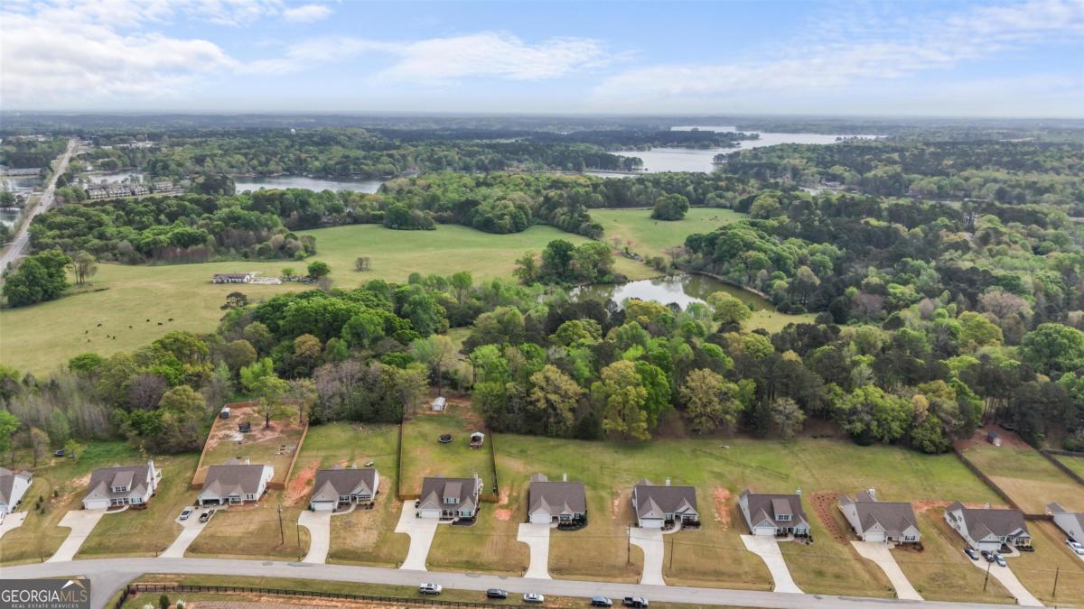 187 Loch Way Eatonton, GA 31024 - Photo 45 of 49 a view of a city