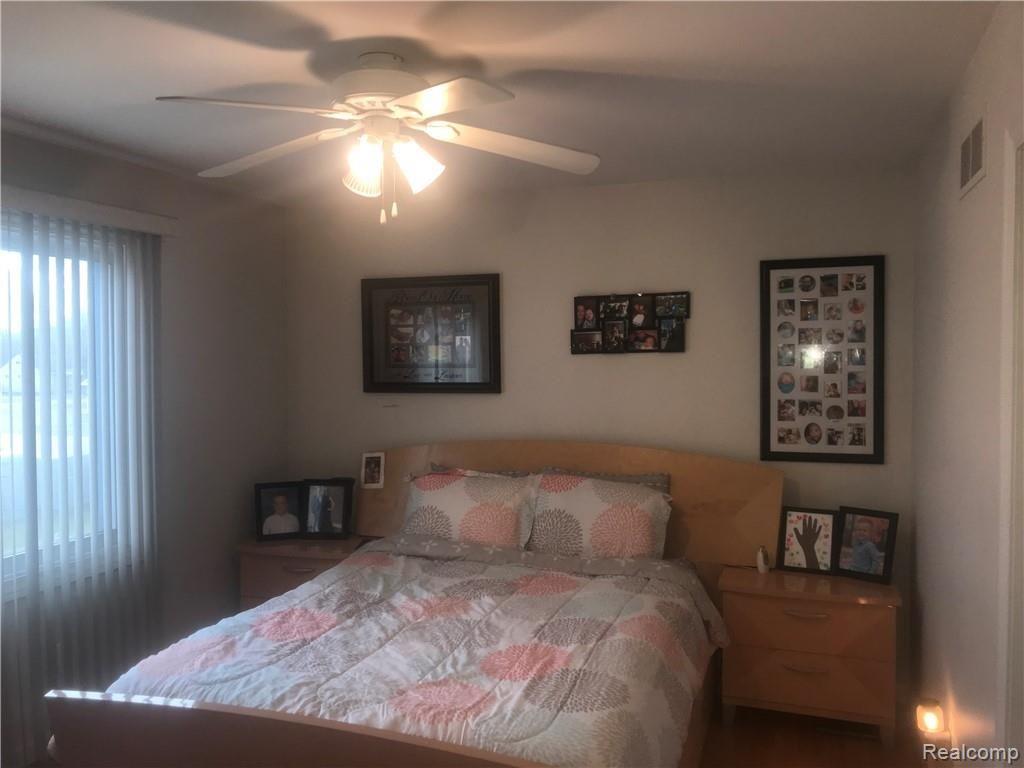 2505 Longview Avenue Rochester, MI 48307 - Photo 14 of 17 IMG_1417.jpg