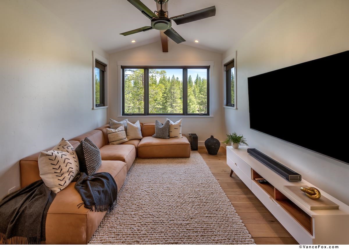 11531 Ghirard Road Truckee, CA 96161 - Photo 10 of 21 Gallery Image 10
