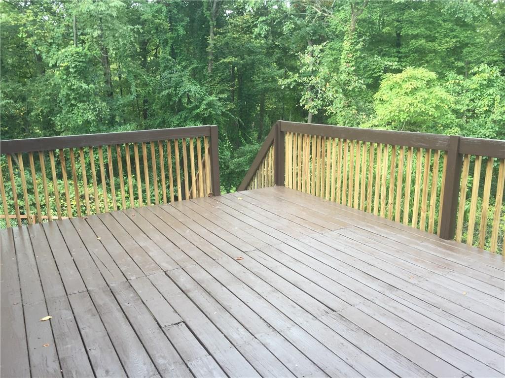 2142 Reis Run Road Pittsburgh, PA 15237 - Photo 22 of 25 Deck off of kitchen
