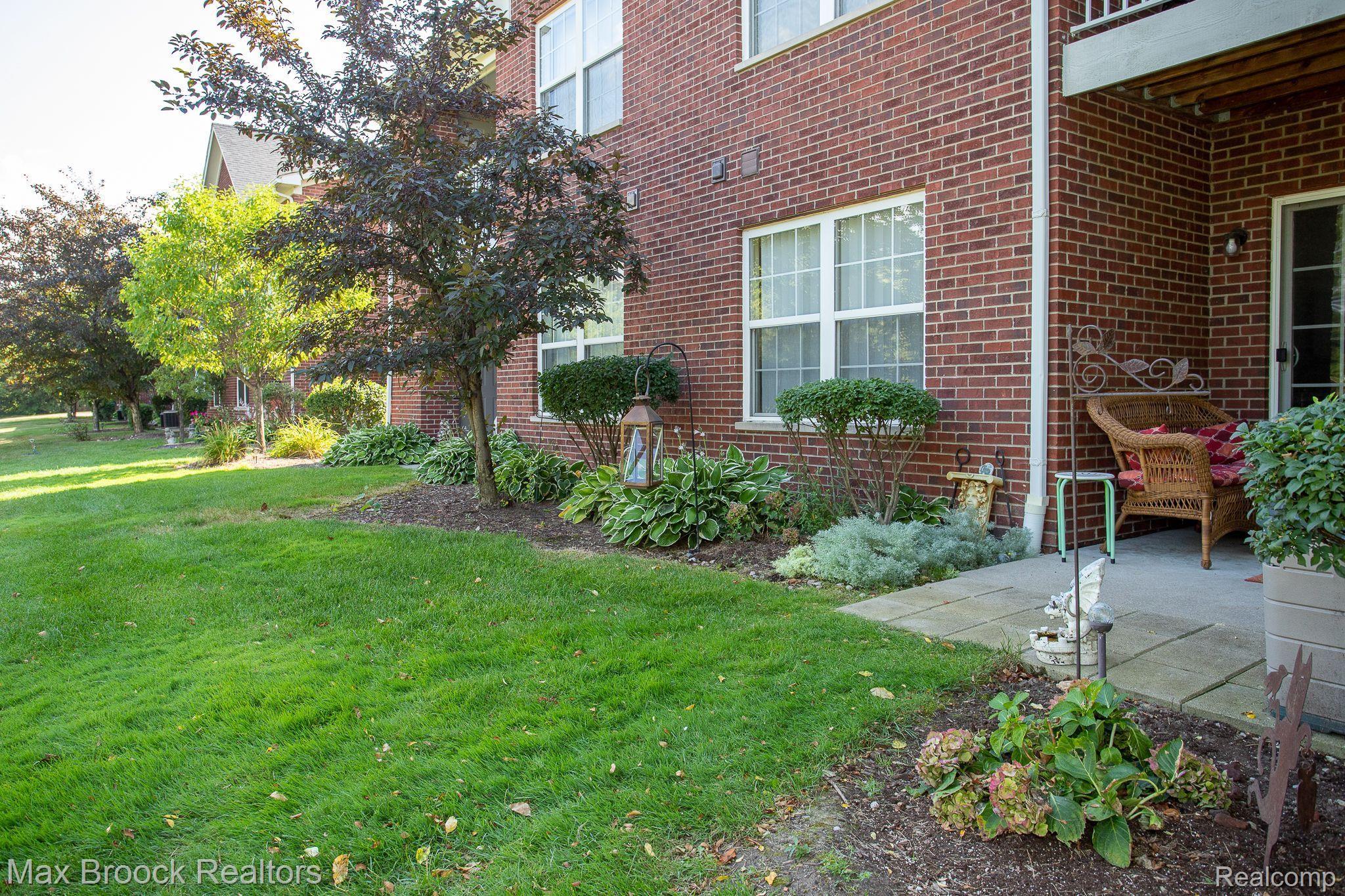 33552 Utica Road, Unit 19 Fraser, MI 48026 - Photo 36 of 38