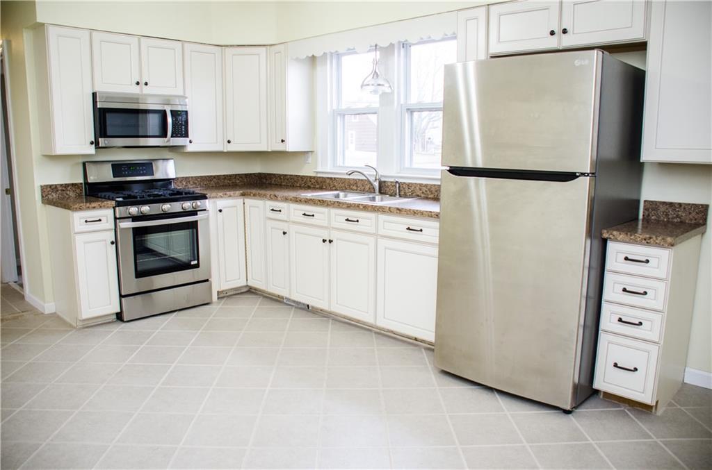 404 Short Beach Road East Haven, CT 06512 - Photo 1 of 1 Gallery Image 1