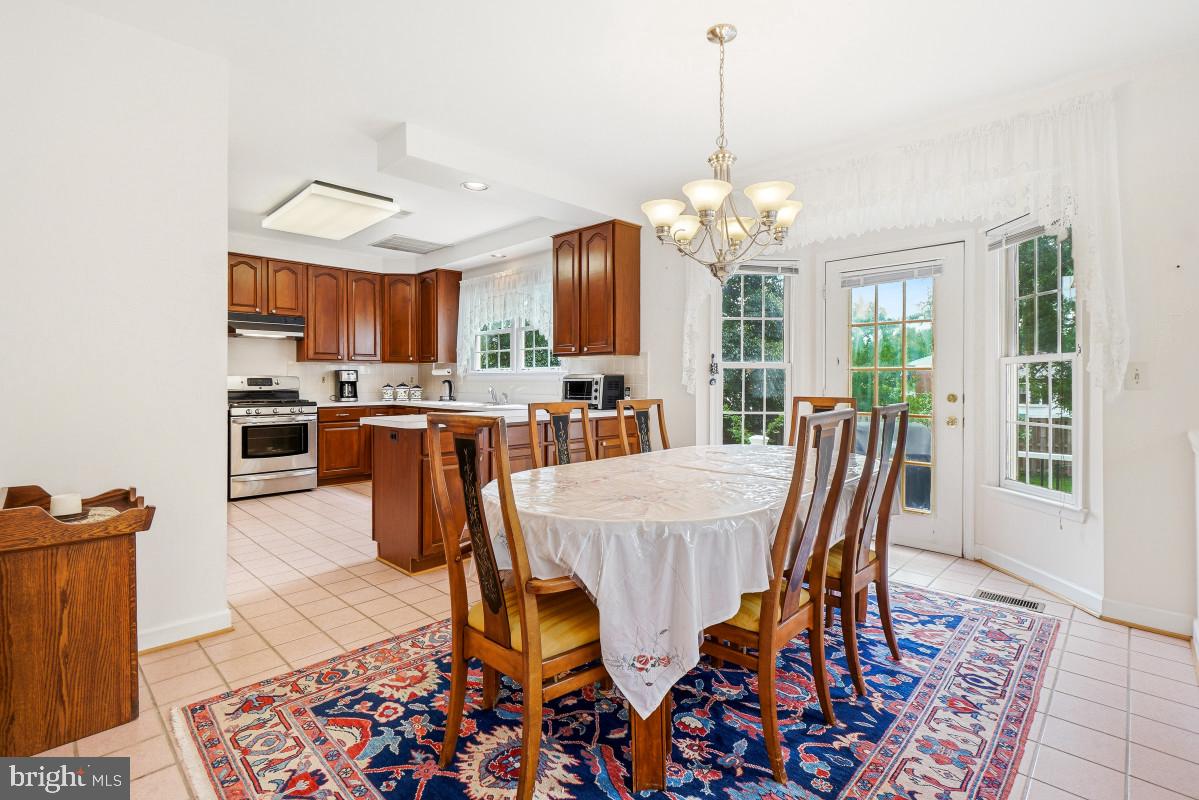 11103 Luttrell Lane Silver Spring, MD 20902 - Photo 11 of 30 Bright and inviting kitchen space.