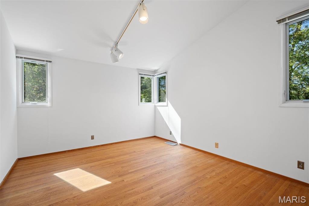 40 Upper Ladue Road Ladue, MO 63124 - Photo 37 of 50