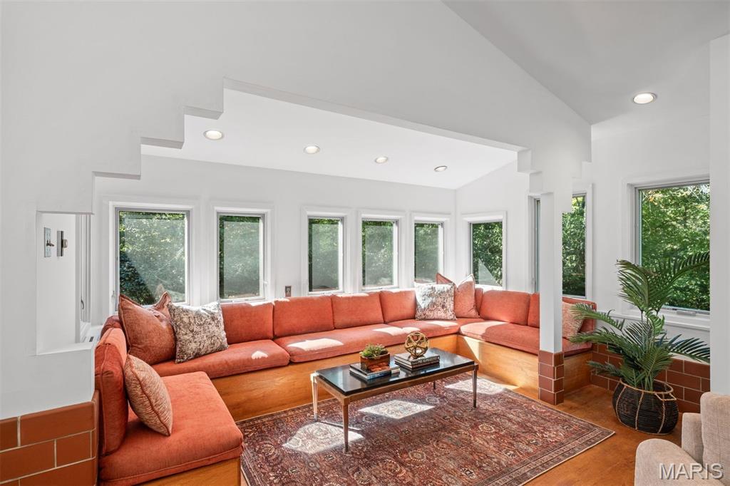 40 Upper Ladue Road Ladue, MO 63124 - Photo 8 of 50