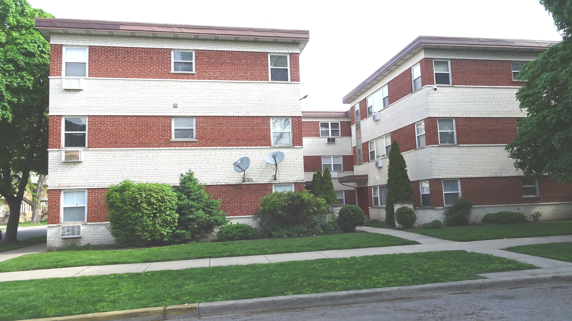 2652 West Rascher Avenue, Unit 101 Chicago, IL 60625 - Photo 1 of 10 Gallery Image 1