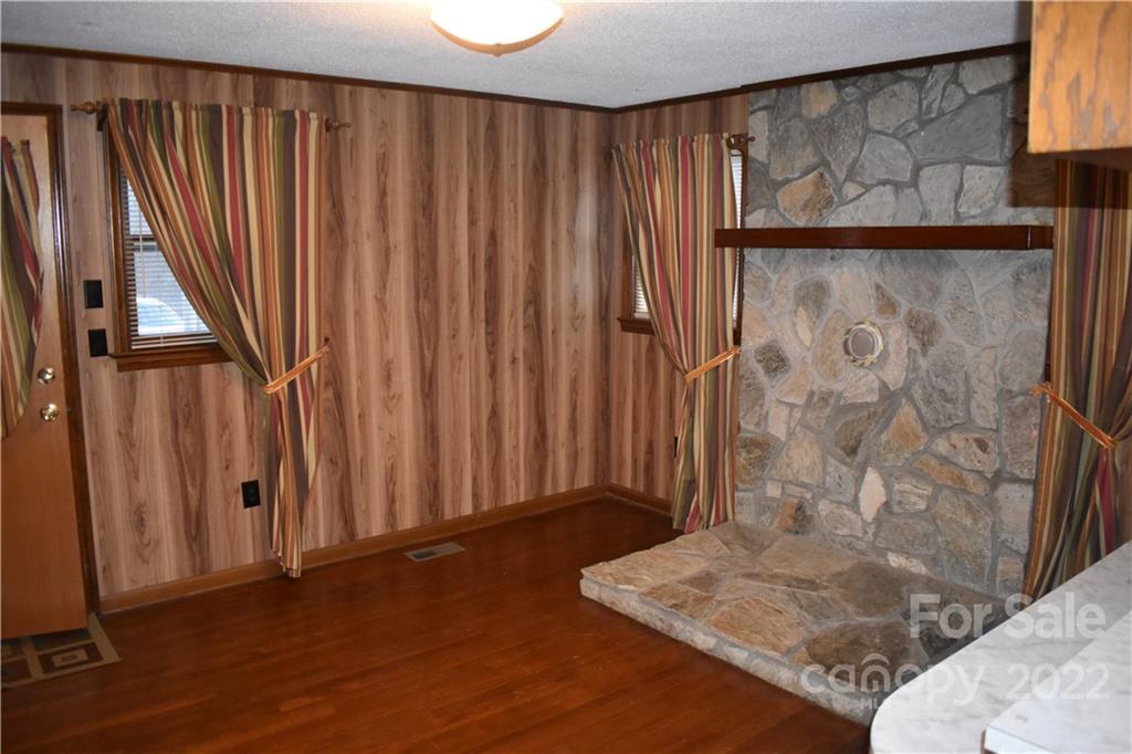 511 Valley Road Marion, NC 28752 - Photo 6 of 25 Gallery Image 6