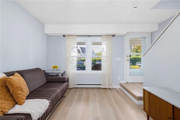 $2,300 | 152 Tuckerman Avenue, Unit 10, Middletown, RI 02842