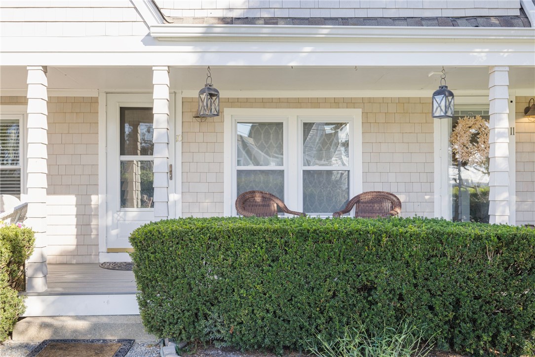 152 Tuckerman Avenue, Unit 10 Middletown, RI 02842 - Photo 19 of 21 Front porch