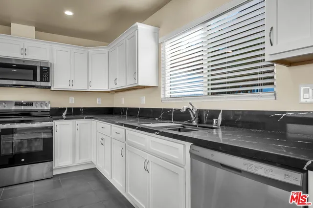 $7,450 | 5324 Weatherford Drive, Los Angeles, CA 90008