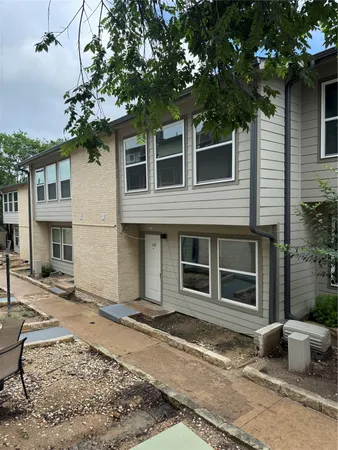 $1,399 | 2124 Burton Drive, Unit 133, Austin, TX 78741
