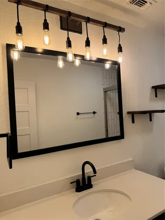 $1,399 | 2124 Burton Drive, Unit 133, Austin, TX 78741