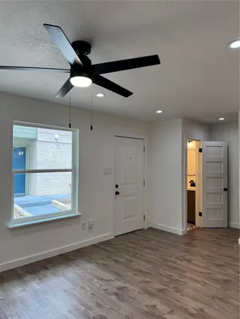 $1,399 | 2124 Burton Drive, Unit 133, Austin, TX 78741