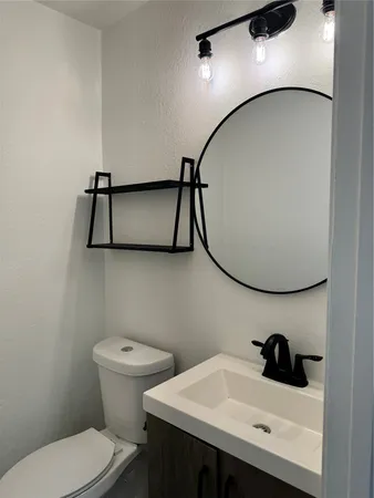 $1,399 | 2124 Burton Drive, Unit 133, Austin, TX 78741