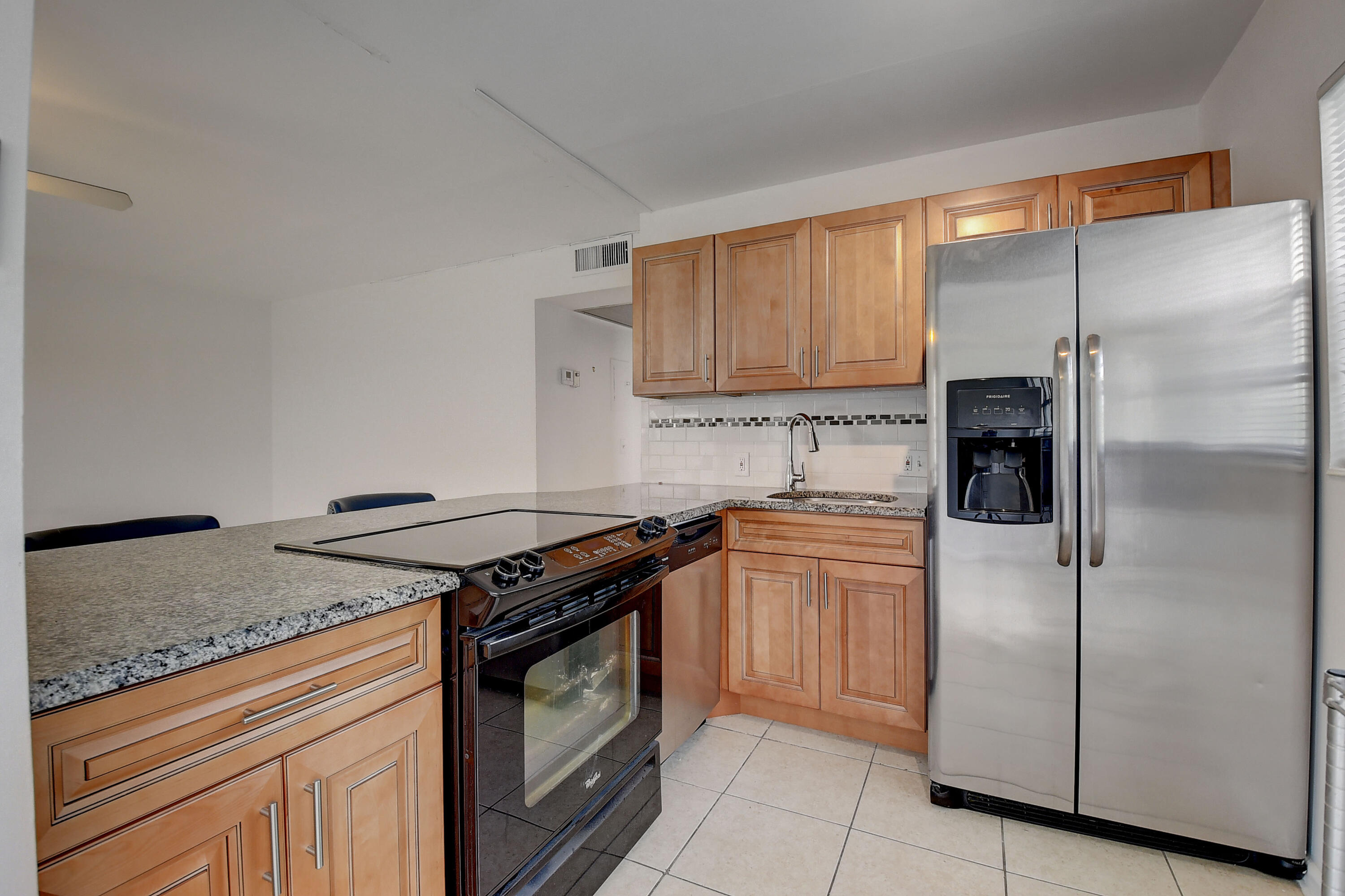 88 Brighton C Boca Raton, FL 33434 - Photo 5 of 41 14_dsc_0572_3_4_5_6