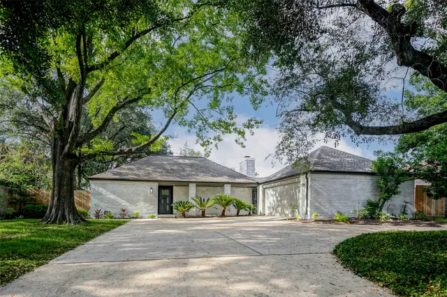 front view of house with a yard