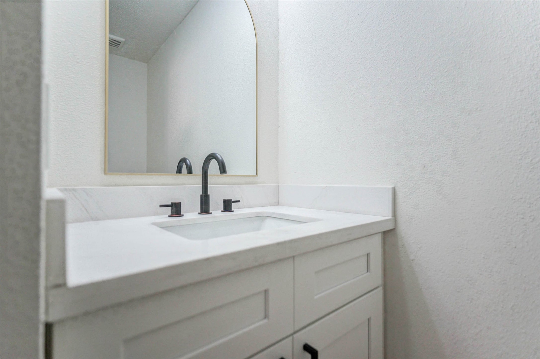 11618 Lakeside Pl Drive Houston, TX 77077 - Photo 10 of 25 a bathroom with a sink and vanity