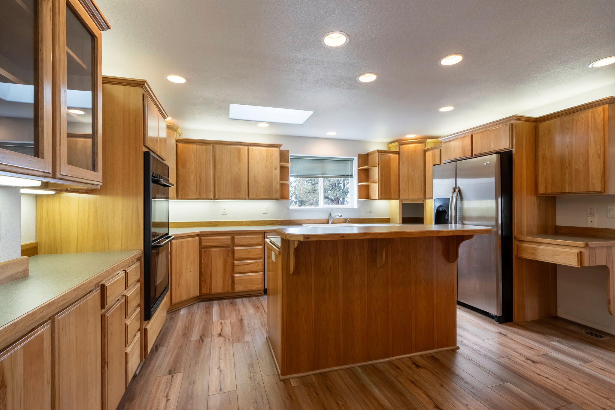 165 Southwest Crestview Lane Madras, OR 97741 - Photo 15 of 68 Kitchen