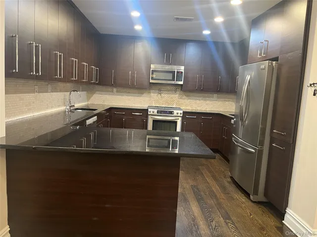 $2,350,000 | 260 Central, Unit 135, Lawrence, NY 11559