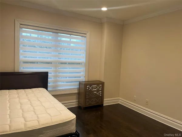 $2,350,000 | 260 Central, Unit 135, Lawrence, NY 11559