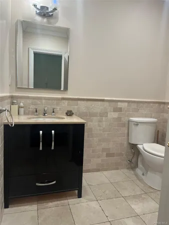 $2,350,000 | 260 Central, Unit 135, Lawrence, NY 11559